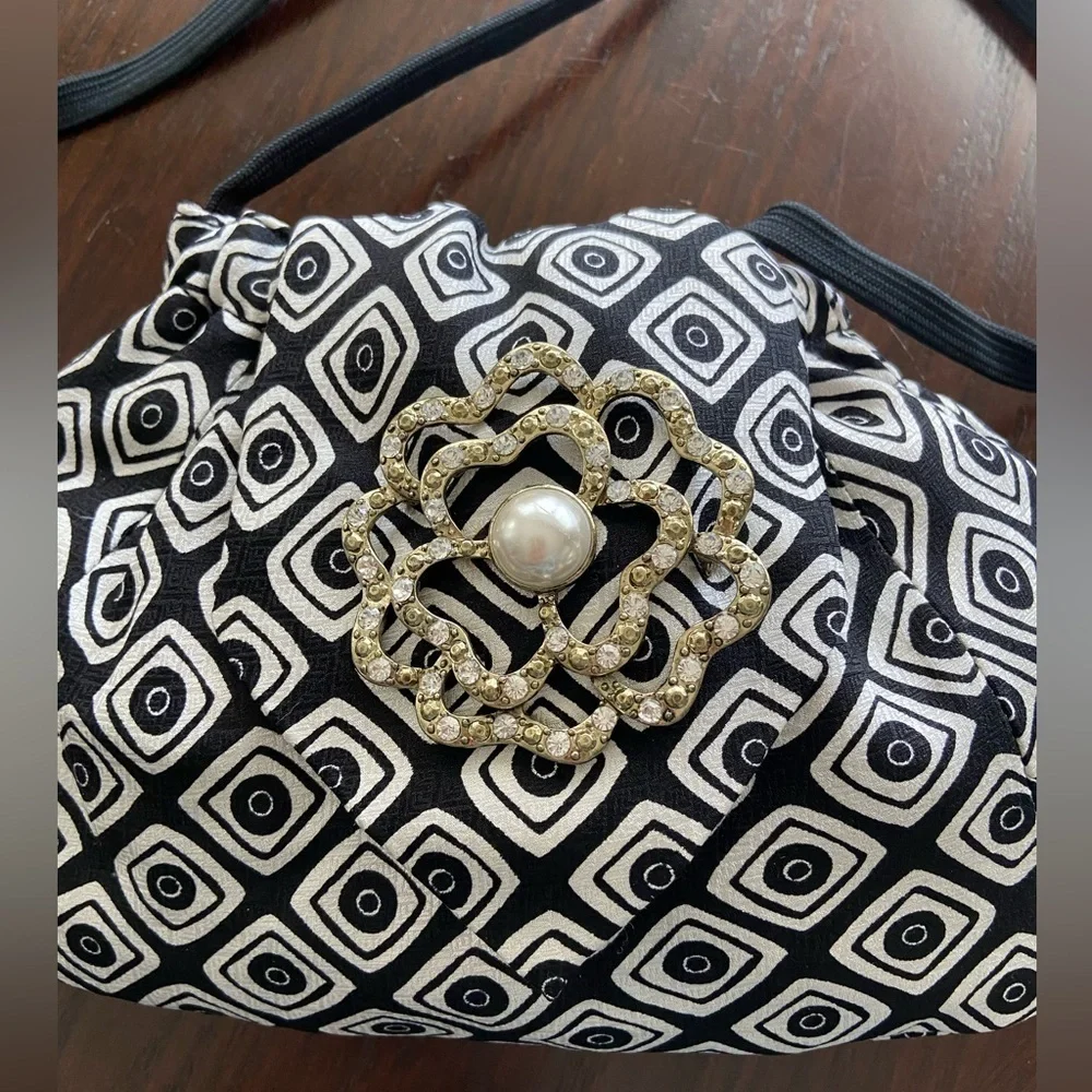 🖤 ALBERT NIPON Black & White Silk Geometric Patterned Evening Bag with Brooch
